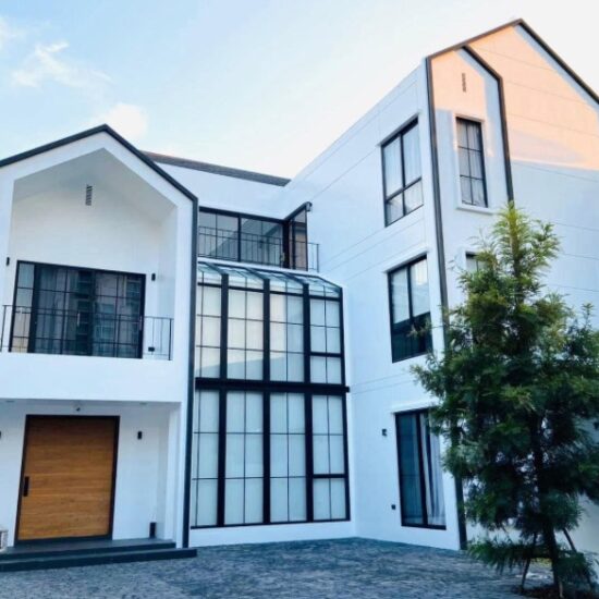 Modern Luxury Villa Near IconSiam