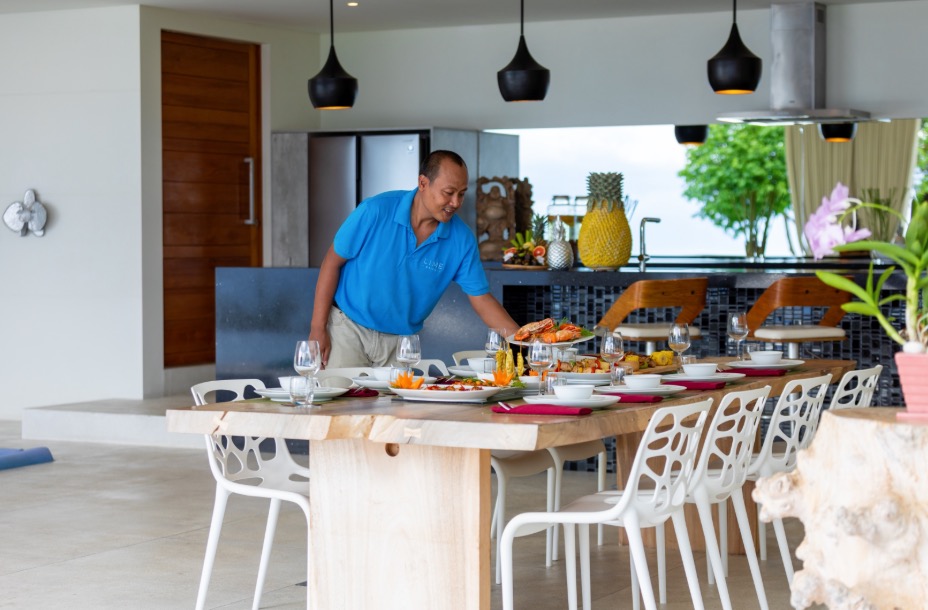 Villa Spice เกาะสมุย: พูลวิลล่าหรู 5 ห้องนอน วิวทะเลแบบพาโนรามา