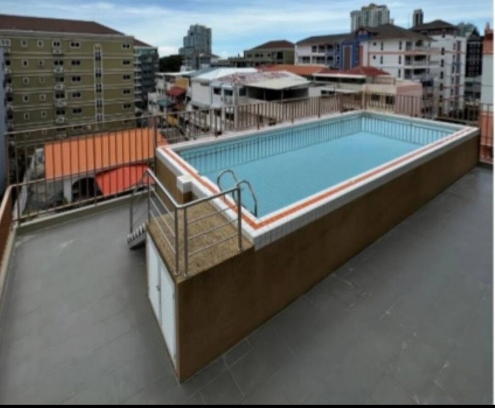 INVESTMENT OPPORTUNITY: ENTIRE CONDOMINIUM BUILDING FOR SALE IN PHRA TAMNAK – PRATUMNUK